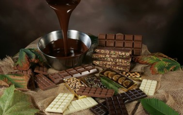 <strong>Il cioccolato</strong>: l’antidepressivo per eccellenza. Miglioramento lo stato d’animo ed innalza il tono dell’umore