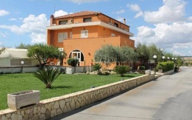 <strong>Ristorante-Pizzeria-Hotel Villa Plasi</strong> a Menfi (Ag)