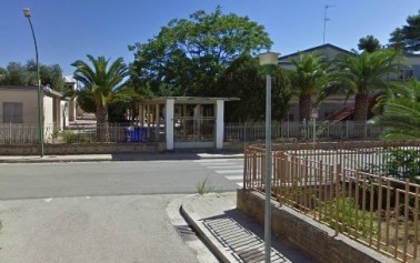 <strong>“Degrado e sporcizia nei pressi della scuola di mia figlia”</strong>: l’indignazione di una lettrice di Menfi