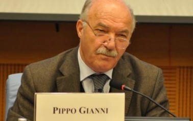 <strong>Gianni</strong>: «Piscitello attacca me per colpire il governatore»