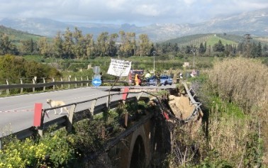 L’ANAS propone soluzione per il ripristino del <strong>viadotto Verdura</strong>. Tempi stimati: 30-40 giorni.