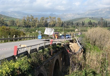 L’ANAS propone soluzione per il ripristino del <strong>viadotto Verdura</strong>. Tempi stimati: 30-40 giorni.