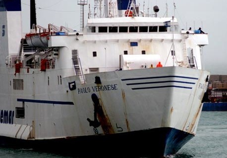 <strong>Lampedusa</strong>. Sciopero pescatori e commercianti impediscono attracco nave