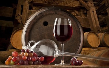 Lo zucchero nel vino divide l’Europa. Le regole che danneggiano la nostra agricoltura