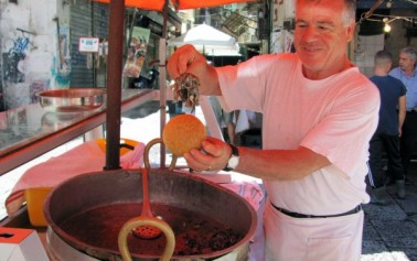 <strong>“Pane e panelle” arancini e panini</strong> è boom in Italia del cibo da strada