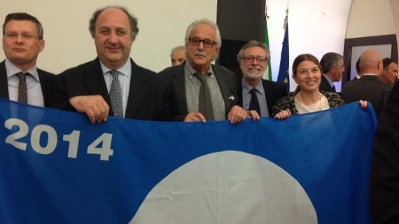 A <strong>Menfi</strong> la diciottesima bandiera blu