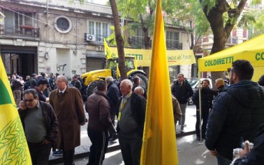 Catania, agricolori in piazza contro l’Ue per difendere i prodotti made in Italy