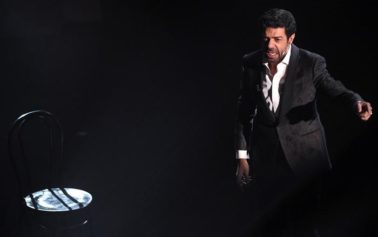 Sanremo 2018: Pierfrancesco Favino emoziona con il monologo sui migranti – IL VIDEO