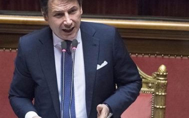 Coronavirus, Premier Conte al Senato: “Programma riaperture omogeneo su base nazionale”