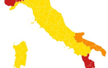 Sicilia zona arancione: da venerdì chiusi bar e ristoranti. Musumeci attacca il governo: “decisione irragionevole”